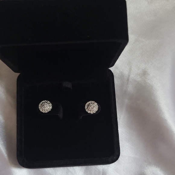 Genuine Natural Real Diamonds Earring In 925 Silver New With Tags in Gift Box